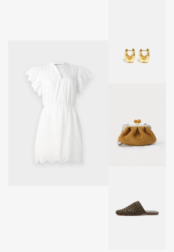 Hvid kjole lavet af broderie anglaise stof, med puffede ærmer, en v-hals, elastisk talje og en bølget kant.; Brun vævet slip-on mule med flad sål og lukket rundet tå på hvid baggrund.; Lille brun flettet clutch-pung med sølvmetalramme, to runde trælåse og en kort sølvkæderem på en hvid baggrund.; Guld hoops øreringe med et slankt, afrundet design. Har en hul midte og en blank overflade, der komplementerer moderne stilarter.