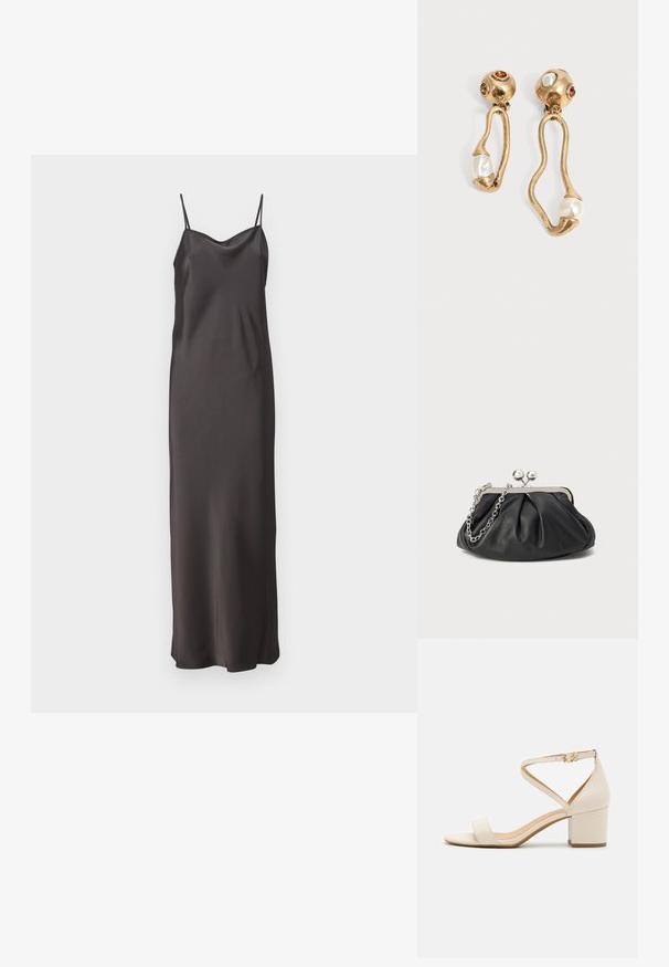Schwarzes Satin-Nachthemd mit dünnen verstellbaren Trägern, einem tiefen V-Ausschnitt und einer geraden Silhouette, die bis zur Mitte der Waden reicht. Glatte Textur.; Beige Blockabsatzsandalen mit einem minimalistischen Design, offener Zehenpartie und verstellbarem Knöchelriemen mit einer goldenen Schnallenakzentuierung. Glatte Textur.; Schwarze Leder-Clutch mit geraffter Textur, silberfarbener Metallrahmen, Druckverschluss und Kettenriemen. Glatte, weiche Oberfläche.; Ohrringe in Goldton mit unregelmäßigen offenen Formen, jeweils mit einer Perle am unteren Ende und Edelsteindetails an den runden Steckern.