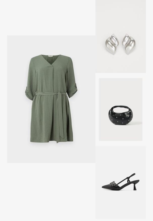Hellgrünes Wickelkleid mit V-Ausschnitt, Dreiviertelärmeln und Gürtelschlaufe. Hergestellt aus strukturiertem Stoff, mit umgeschlagenen Manschetten und lockerer Passform.; Simmi London DALA - Pumps - black; Schwarze Lederhandtasche mit abgerundeter Form, verziert mit silbernen Nietenakzenten und kurzem Griff. Glatte Struktur und Reißverschlussverschluss.; Silberne Ohrringe mit einer organischen, abstrakten Form. Glatte, glänzende Oberfläche mit einem konischen Design. Mit dezenten Kurven und einem zentralen Linienelement.