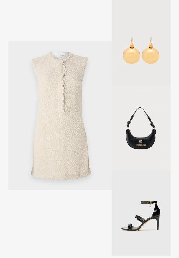 Beige ærmeløs kjole i et struktureret, vævet stof. Har en central frynset søm som detalje. Minimalistisk design og lige snit.; Sorte patenterede lædersandaler med tre stropper, ankelspænde og 10 cm stiletthæl. Har detaljer i guld og et logo charms.; Sort halvmåneformet håndtaske med knyttet håndtag og guld "Love Moschino" logo plaque foran, lynlåslukning øverst.; Par af skinnende gyldne julekugleøreringe med krog-lukninger på en ensfarvet hvid baggrund.