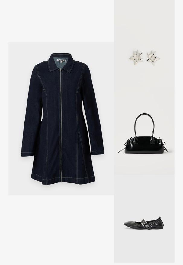 Chaqueta de denim en azul oscuro con cremallera frontal, cuello puntiagudo, mangas largas y pespuntes amarillos en costuras y bordes.; Zapato plano de piel negra con puntera afilada, detalle fruncido alrededor de la abertura y un acento de hebilla plateada en la correa ajustable.; Pequeño bolso negro brillante con dos asas largas y detalles de cordón lateral sobre un fondo claro liso.; Pendientes de aro plateados en forma de estrella con un acabado liso y pulido sobre un fondo blanco liso.