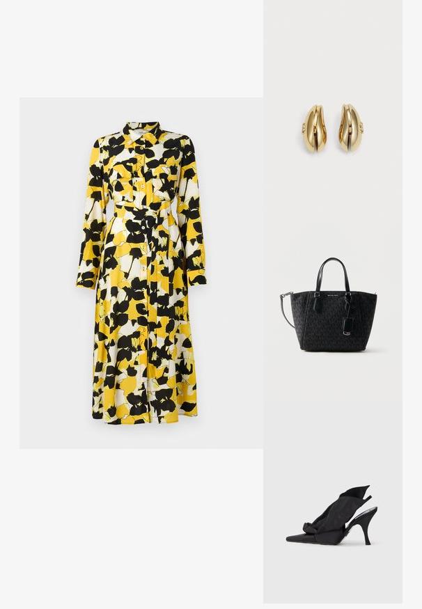 Langemouwjurk in een gele, witte en zwarte bloemenpatroon. Bevat een knoopsluiting aan de voorkant, een kraag, dubbele borstzakken en een riem in de taille.; Zwarte slingback hoge hakken met een puntige neus, voorzien van een gedrapeerde bovenkant van textiel en een strikaccent op het voorpaneel.; Zwarte Michael Kors totebag met monogrampatroon, dubbele handvatten, afneembare schouderriem en een klein hangend lederen label.; Gouden oorbellen met een vloeiende, gebogen vorm. Elke oorbel heeft een glad oppervlak en een kleine sluiting met een decoratief detail.