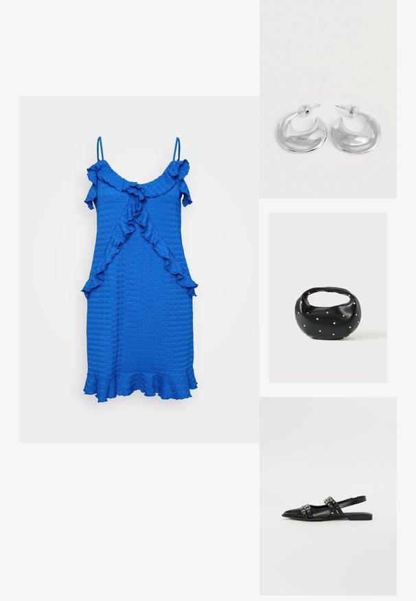 Sinine ilma varrukateta kleit, millel on tekstuuriga kangas, volangiga kaelus ja ääred ning laienev esitlus. Ükski lukustus ega mustrid ei ole nähtavad.; Even&Odd by Zalando Kannarihmaga baleriinad - black; Mustast nahast ümmarguse kujuga käekott, kaunistatud hõbedaste naeladega, lühikese sangaga. Sile tekstuur ja tõmblukuga sulgemine.; Paari poleeritud hõbedast kuusnurksete rõngaste kõrvarõngaid, selgete plastist tagustega valgel pinnal.