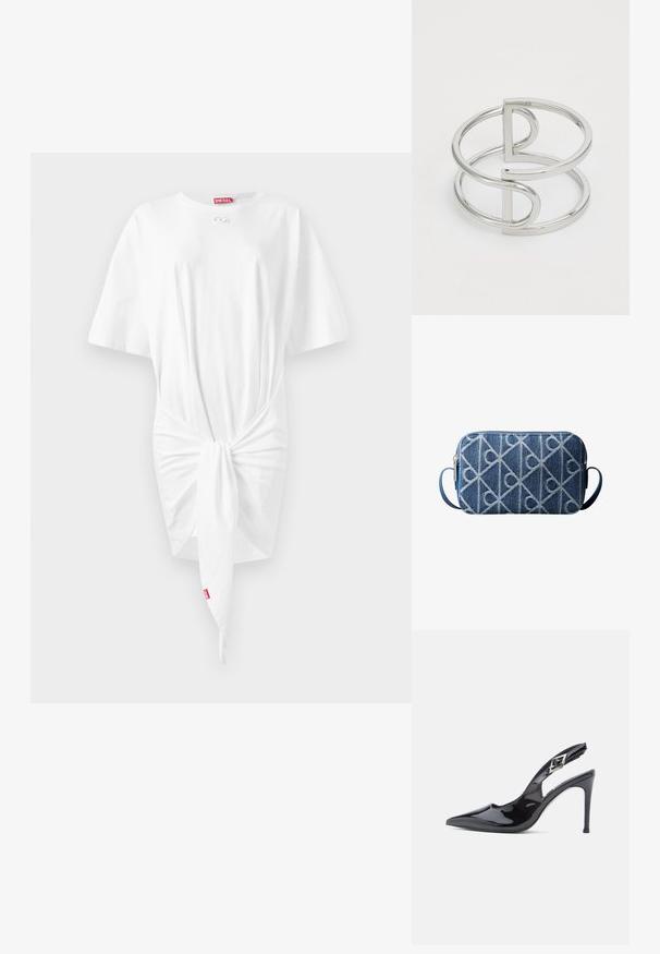 Valge T-särgidress lühikeste varrukatega, ette seotud detailiga, pehmest puuvillast kangast ja väike Diesel logo silt kaeluses.; Mustad läikiva lakknahaga slingback-stiilis kõrged kontsad, terava varbaga, elegantse disainiga, 10 cm kõrge kontsaga ja dekoratiivse pandlaga detailiga.; Sinise teksariidest ristkere kott, millel on valge geomeetrilise tikkimise muster ja tõmblukuga sulgemine.; Hõbedane metallist käevõru, millel on topelt-silmuse disain, sujuva ja läikiva viimistlusega ning minimalistlik geomeetriline aktsent.