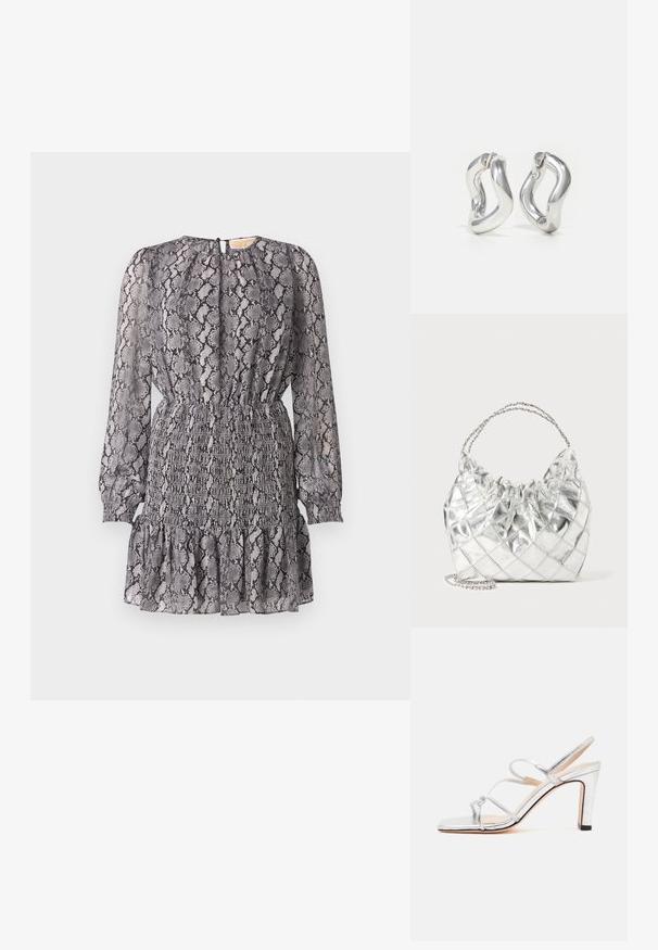 Vestido de estampado de serpiente en gris y negro con mangas largas, una cintura fruncida y un dobladillo con volantes. Presenta un cierre en la espalda con forma de ojo de cerradura.; Sandalia plateada de tacón alto con tres tiras finas y puntera abierta, mostrada de perfil sobre un fondo blanco liso.; Bolso de mano plateado metálico acolchado con borde superior fruncido y doble asa de cadena sobre un fondo blanco.; Pendientes de aro plateados con un diseño retorcido. Bordes redondeados y acabado brillante. Cierres abiertos para un fácil uso. Textura suave en toda la superficie.