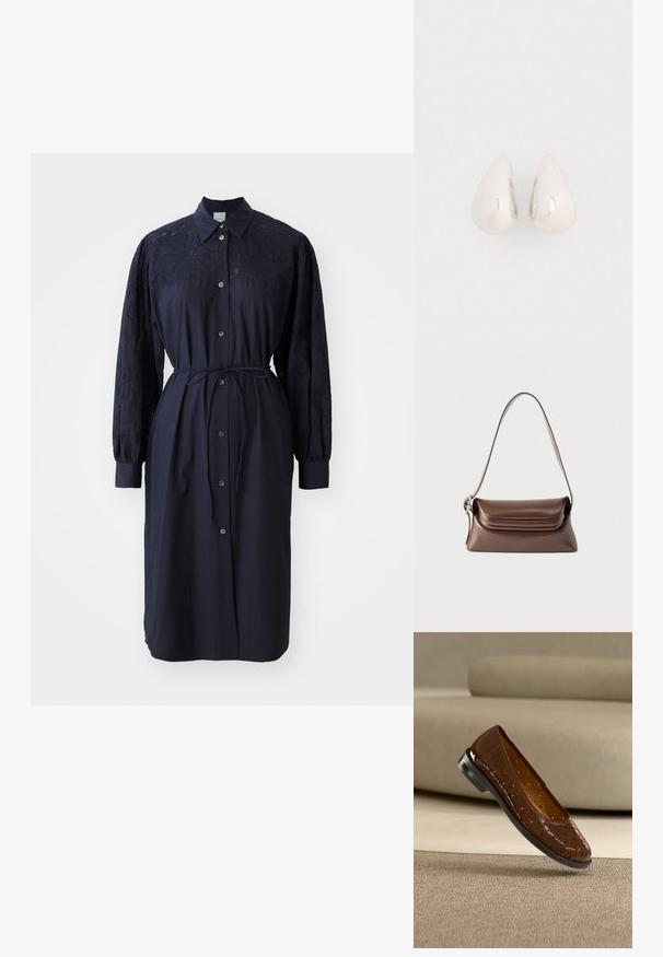 Navyblaues langärmliges Kleid mit Kragen, Knopfleiste auf der Vorderseite und strukturiertem gesticktem Stoff an den Ärmeln, ausgestattet mit einem Taillengürtel.; Brauner Ballerina-Schuh aus Lackleder mit durchbrochenem Muster, abgerundetem Zehenbereich und niedrigem schwarzen Gummabsatz. Glatte Textur mit lebendigem Glanz.; Braune Leder-Schultertasche mit einer silbernen Schnalle am Riemen und einer Überschlagklappe, dargestellt vor weißem Hintergrund.; Silberne Metall-Ohrringe in Tropfenform mit einer glatten, reflektierenden Oberfläche, die ein nahtloses Design und keine sichtbaren Verzierungen aufweisen.