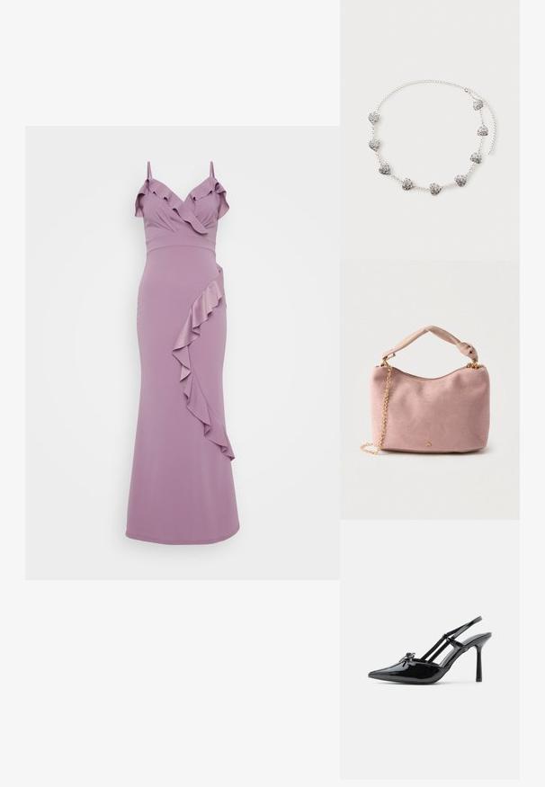 Lila Kleid mit Spaghettiträgern, das einen Rüschenausschnitt und eine diagonale Rüsche entlang der Seite aufweist. Glatte, figurbetonte Silhouette.; Schwarzer Slingback-Schuh aus Lackleder mit spitzer Spitze, dünnem Absatz und doppelt über dem Rist verlaufenden Riemchen.; Weiche rosa Velourleder-Handtasche mit geknotetem Griff, goldenem Reißverschluss und goldener Kettenriemen-Detailierung vor hellem Hintergrund.; Silberne Halskette mit acht kleinen herzförmigen Anhängern mit filigranen Wirbelmustern, flach auf hellem Hintergrund ausgelegt.