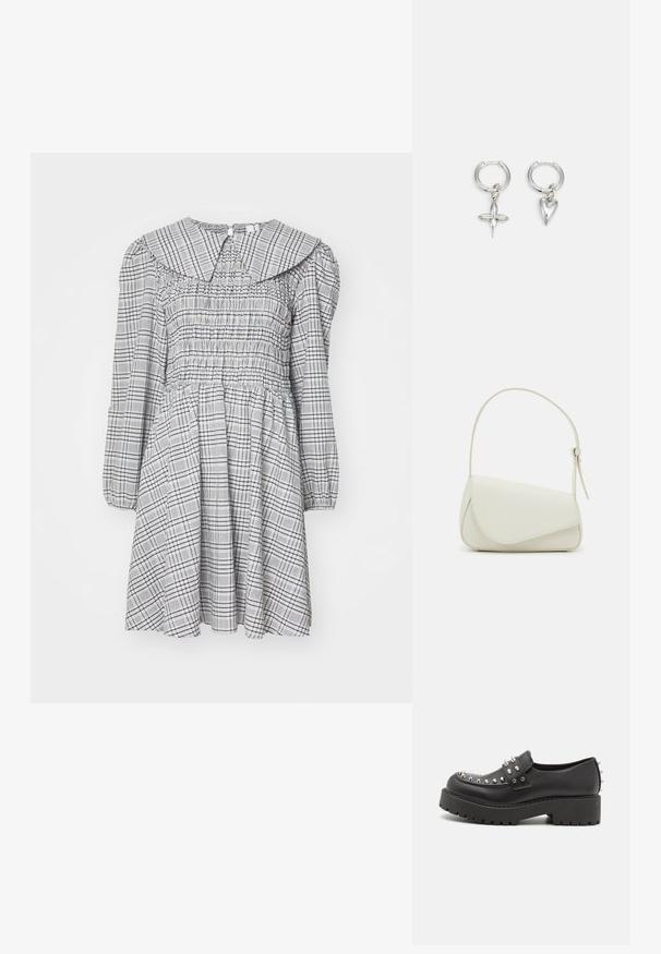 Gekräuseltes Kleid mit langen Ärmeln, rundem Kragen, grau-weißer Karomusterung, leichtem Stoff und gerafftem Bund für eine ausgestellte Silhouette.; Monki Slipper - black dark; Weiße Kunstleder-Handtasche mit einer strukturierten dreieckigen Form, einem verstellbaren Einzelgurt und einem Klappenverschluss mit geschwungenen Akzenten.; Silberne Creolen mit einem Kreuz- und Herz-Anhänger. Glatte, glänzende Textur mit polierter Oberfläche. Jeder Anhänger hängt an einem sicheren Ring.