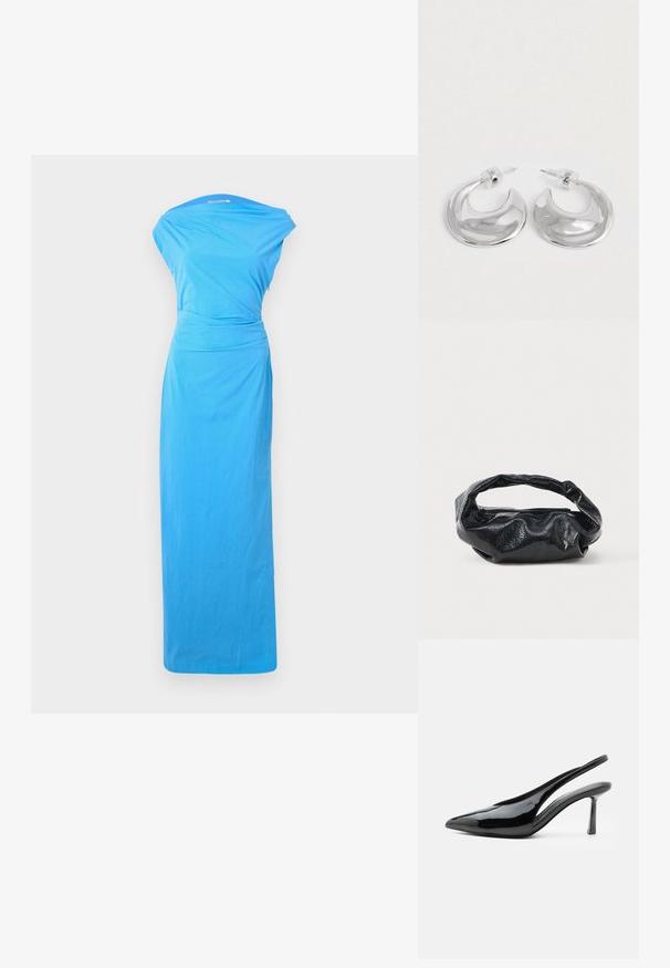 Lang blauwe jurk met een gedrapeerde halslijn, een aansluitende taille en een vloeiende rok van een gladde stof.; Zwarte lakleren slingback hoge hak met spitse neus en smalle stilettohak op een witte achtergrond.; Zwarte tas van glanzend, textuur materiaal met een ronde, gedraaide handgreep en een ritsluiting. Heeft een zacht, gekreukt ontwerp.; Een paar gepolijste zilveren halve maanvormige creolen met heldere plastic achterkanten op een witte ondergrond.