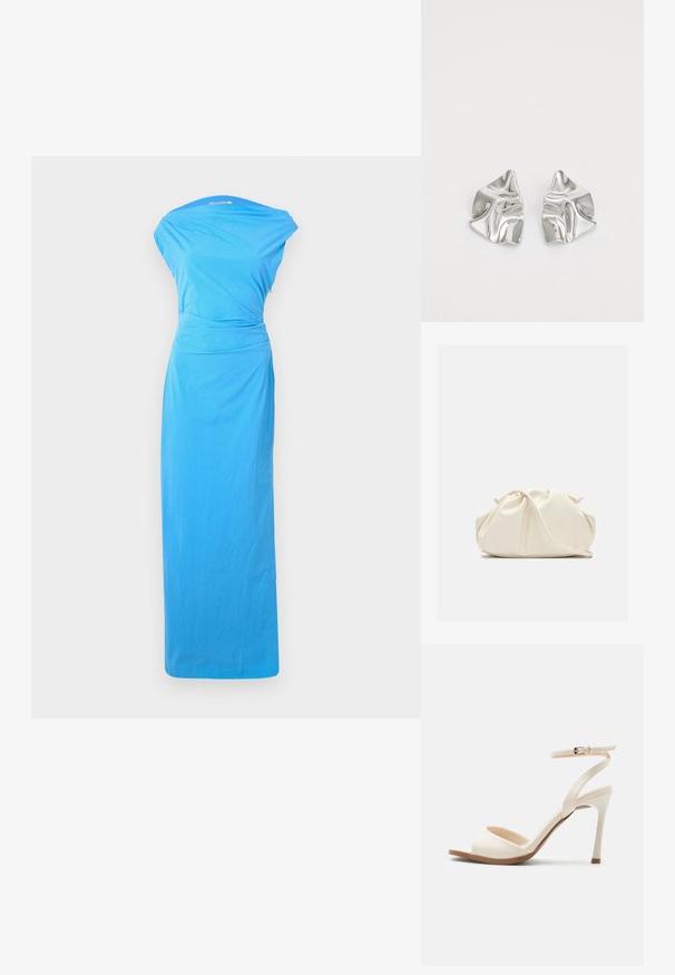 Longue robe bleue avec un décolleté drapé, une taille cintrée et une jupe fluide en tissu lisse.; Sandale à talon haut beige avec fine bride de cheville et boucle dorée, bout ouvert et talon aiguille élégant sur fond blanc.; Pochette en cuir souple couleur crème avec un design froncé et une fine bandoulière reposant à l’avant sur un fond uni.; Boucles d'oreilles en métal argenté avec un design ondulé et sculptural, présentant une finition polie et des formes irrégulières, mettant en valeur une esthétique contemporaine.