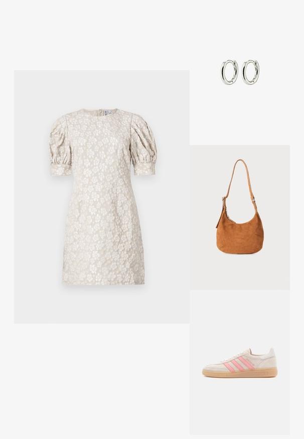 Lichtbeige puff-sleeve jurk met bloemenborduursel, aansluitende snit, ronde halslijn en ritssluiting aan de achterkant. Glad textuur, gestructureerd ontwerp.; Beige suède sneaker met roze drie strepen aan de zijkant. Voorzien van een gestructureerde rubberen zool en een witte hielaccent. Minimalistisch ontwerp.; Tan suède schoudertas met een gebogen ontwerp, verstelbare schouderriem, metalen rits en een geperst logo op de voorkant.; Zilveren creolen met een gladde, glanzende afwerking. Geronde vorm met een veilige sluiting. Minimalistisch ontwerp met een subtiele draai-detail.