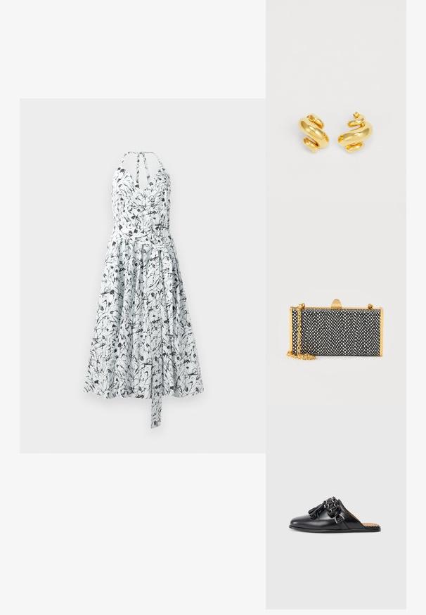 Blomstertrykt sommerkjole i hvid og sort, med en indviklet bodice, halterneck, samlet nederdel og justerbar snøring i taljen.; Sorte læder slip-on sko med rund tå, der har en fletket kædeaccent og frynser. Glat tekstur og flad sål.; Rektangulær sort og hvid tekstureret clutchpung med guldfarvet metalramme og kæderem på neutral baggrund.; Guld spiral hoop øreringe med en glat, poleret overflade, der har et bølget design og en tyk, kraftig form for et iøjnefaldende look.