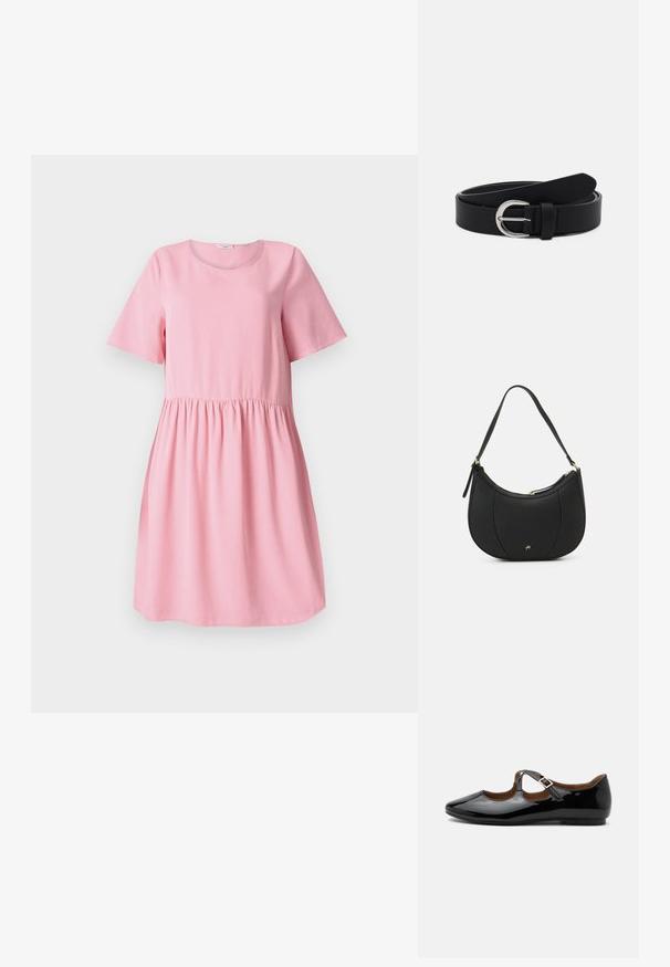Robe rose courte en tissu doux avec des manches courtes, un col rond et une taille froncée. Texture lisse, design simple.; Chaussure plate Mary Jane en cuir verni noir avec deux découpes et une bride à boucle dorée sur fond blanc.; Sac à main en cuir noir avec une forme courbée, surface texturée, coutures avant et un logo doré. Il est doté d'une seule sangle ajustable.; Ceinture en cuir noir avec une boucle ronde en métal argenté, design plat, extrémité effilée, texture lisse et style minimaliste.