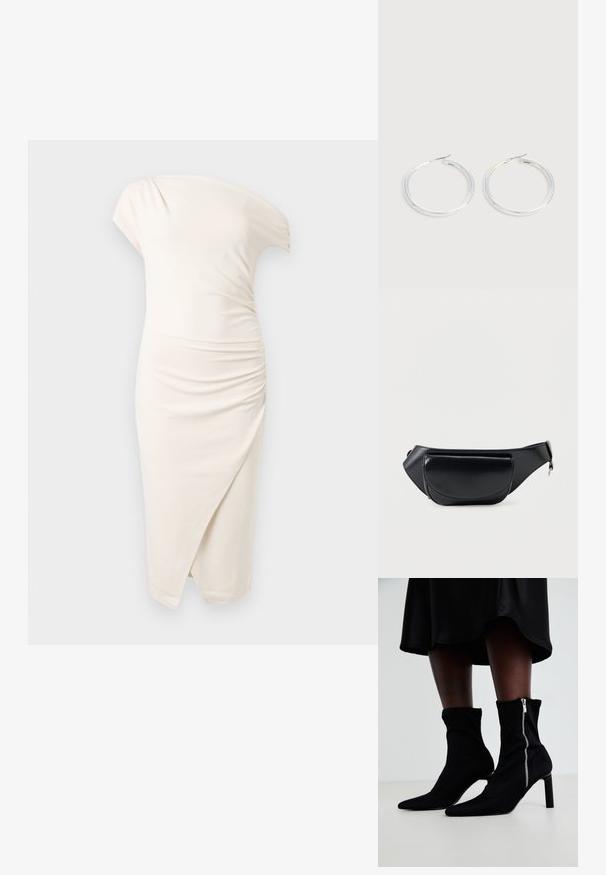 Robe crème clair, longueur genou, à une épaule avec manche courte, détails froncés et jupe portefeuille asymétrique à l'avant.; Bottines noires avec un corps en tissu extensible, un bout pointu et une fermeture éclair sur le côté, montées sur un talon slim et haut.; Sac banane en similicuir noir avec une poche avant à rabat et une sangle réglable avec fermeture éclair.; Paire de boucles d'oreilles créoles argentées brillantes avec fermoirs en fil fin, présentée sur un fond gris clair.