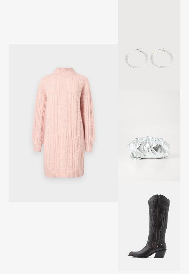 Zacht rozenkwarts kabel gebreide sweaterjurk met lange mouwen en een ribbel hals, zoom en manchetten op een witte achtergrond.; Bruine leren cowboylaarzen met vlamstiksels, zijrits, zilveren studs, spits toelopende neus en gestapelde hak.; Metalen zilveren clutch tas met een zachte, geplooide body en een dunne schouderriem. Kenmerkt zich door een gladde, glanzende textuur en afgeronde vorm.; Een paar glanzende zilveren oorringen met dunne draadafsluitingen, getoond op een lichtgrijze achtergrond.