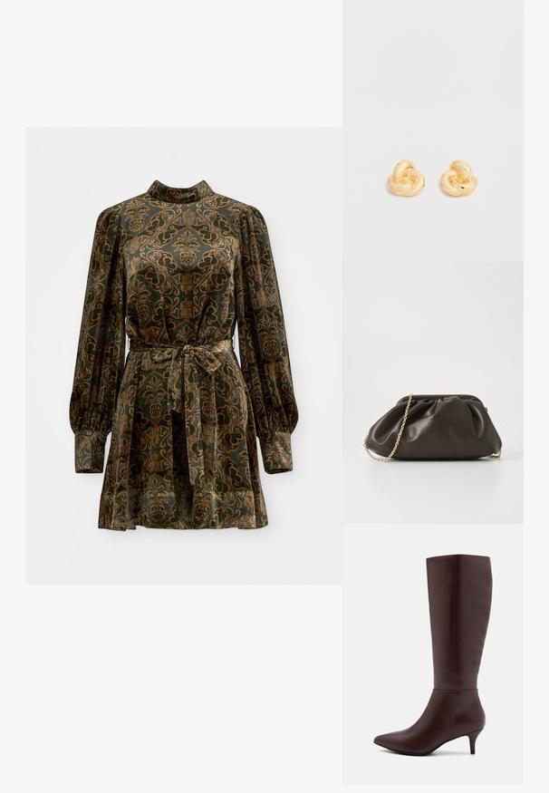 Samtkleid mit langen Puffärmeln, hohem Kragen und einem taillierten Gürtel. Es weist einen grünen Grundton mit kunstvollen goldenen und braunen Blumenmustern auf.; Anna Field by Zalando Stiefel - dark purple; Braune Lederhandtasche mit gerafftem Design, goldenen Kettenriemen und weicher, strukturierter Oberfläche. Kompakte Form, die sich für den abendlichen Gebrauch eignet.; Paar glänzende Ohrstecker in Form eines Knotens in Goldton vor einem einfachen weißen Hintergrund.