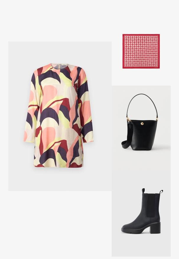 En farverig, langærmet tunika med et mix af pink, lilla og grønne abstrakte bladmønstre på en lys baggrund. Blødt stof.; Sorte ankelstøvler i glat gummimateriale, med elastiske sidepaneler, blokhæle og trækskilt øverst for nem påtagning.; Rødt og hvidt ternet tørklæde med små hjerter, stjerner og "C" mønstre, kantet med solid rød og teksten "Coach" i hjørnerne.; Sort læder bucket taske med kort håndtag og bred aftagelig stofskulderrem, med en lille rund guldemblem foran.