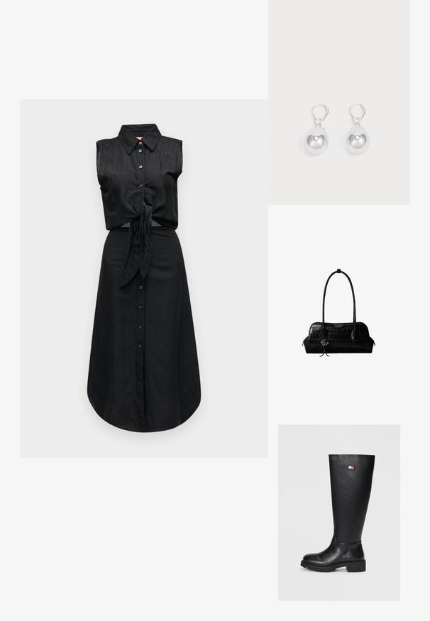 Robe noire sans manches à boutons, avec col, lien devant à la taille et ourlet mi-long.; Bottes noires montantes en cuir lisse avec une semelle en caoutchouc texturée, dotées d'une petite étiquette logo en rouge, blanc et bleu.; Sac à épaule en cuir noir à texture crocodile, avec de longues sangles et un petit charm logo argenté sur une sangle.; Boucles d'oreilles en argent en forme de goutte avec des surfaces lisses, rondes et réfléchissantes, suspendues à des fermoirs à ressort. L'arrière-plan est blanc uni.