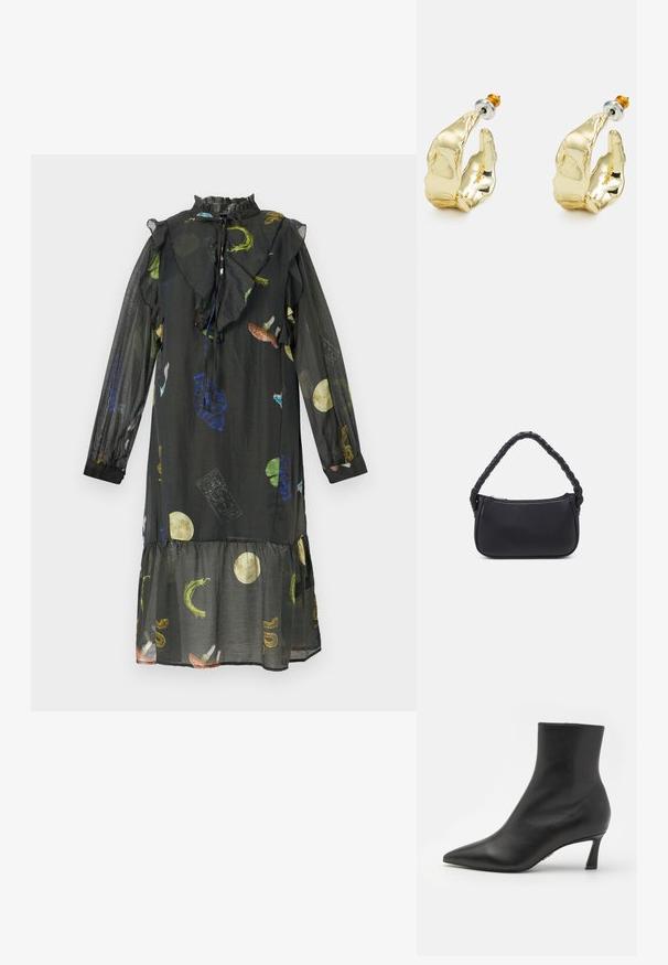 Vestido negro con escote con volantes, mangas largas y transparentes, y dobladillo en capas. Presenta patrones coloridos de lunas, plantas y formas abstractas.; Steve Madden LULAH - Botines bajos - black; Bolso negro de forma redondeada, hecho de material liso. Presenta un asa trenzada y un cierre de cremallera para un almacenamiento seguro.; Pendientes en tono dorado con forma de manos abstractas, que presentan una superficie brillante, detalles intrincados y un poste de plata y oro para un ajuste seguro.