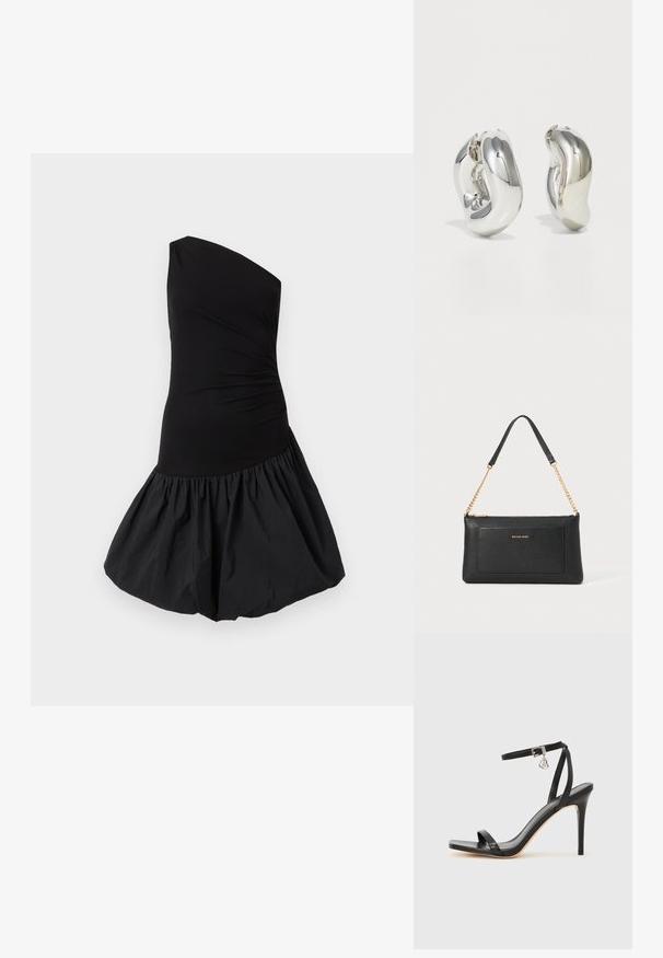 Schwarzes, einseitiges Kleid mit einem taillierten Oberteil und einem voluminösen, gerafften Rock. Hergestellt aus glattem, leichtem Stoff mit matter Oberfläche.; Schwarze High-Heel-Sandale mit schmalem Knöchelriemen, quadratischer Zehenbox, glattem Leder und metallischem Schnallenakzent.; Schwarze Ledertasche mit einer Kieseloberfläche, goldener Kettenriemen und einer Fronttasche. Auf der Vorderseite befindet sich ein goldenes Logo.; Silberne skulpturale Ohrringe mit glatten, geschwungenen Formen und reflektierenden Oberflächen. Sie verfügen über ein geschlossenes Ringdesign und eine ausgeprägte organische Form.