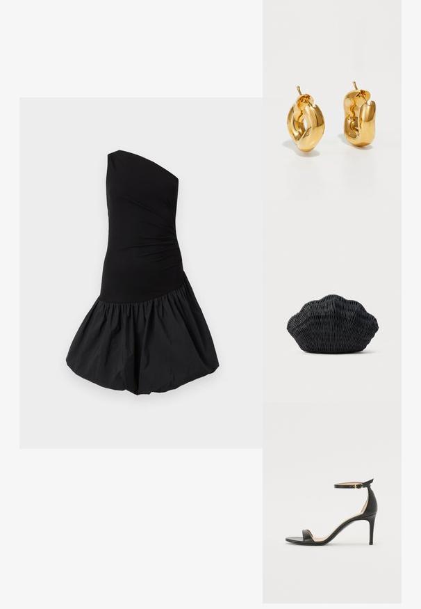 Vestido negro de un solo hombro con un cuerpo ajustado y una falda volumétrica con fruncidos. Hecho de una tela suave y ligera con un acabado mate.; Sándalo de tacón alto de piel negra con tiras en el tobillo. Presenta una textura suave, puntera abierta y un tacón delgado. Detalles de hebilla en tono dorado.; Bolso de mimbre negro con forma de concha de vieira con parte superior curva y textura tejida sobre un fondo liso.; Pendientes de aro grueso en oro con un diseño tubular ligeramente retorcido y cierre de presión, sobre un fondo blanco.