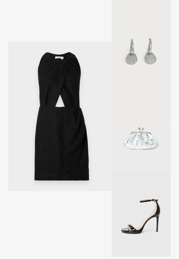 Vestido negro con escote retorcido, detalle en la cintura y tejido texturizado con sutil destello. Silueta sencilla y ajustada.; Sandal de tacón alto de charol negro con correa en el tobillo y hebilla dorada, punta abierta y tacón de aguja delgada sobre un fondo liso.; Pequeño bolso de mano metálico plateado con diseño redondeado y fruncido y cierre de broche con dos esferas plateadas.; Pendientes de aro plateados con colgantes redondos y planos incrustados con pequeños cristales transparentes sobre un fondo claro y liso.