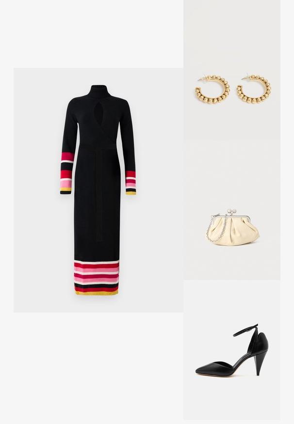 Vestido negro de punto con un alto cuello, diseño envolvente, mangas largas con acentos a rayas de colores en rosa, rojo y amarillo en los puños y el dobladillo.; Zapato negro de tacón alto con punta puntiaguda, correa en el tobillo y tacón cónico sobre fondo blanco.; Clutch de cuero beige plisado con un marco de metal plateado, que cuenta con dos broches decorativos redondos y una correa de cadena plateada.; Par de pendientes de aro en tono dorado con detalles de cuentas redondeadas a lo largo del borde exterior sobre un fondo claro.