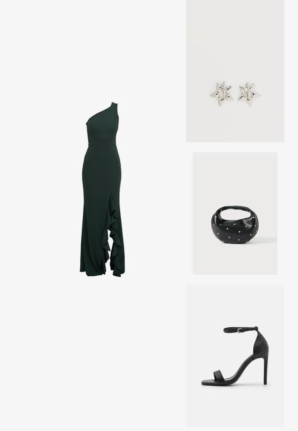 Eén-schouder, donkergroene jurk in een aansluitend ontwerp met een rucherichting langs de zijkant, gemaakt van smooth stof en met een gestructureerd silhouet.; Zwarte sandalen met hoge hakken, met een slank ontwerp, voorzien van een enkelbandje, open teen en een gladde leren textuur.; Zwarte leren handtas met een afgeronde vorm, versierd met zilveren studs, en een korte handgreep. Gladde textuur en ritsluiting.; Zilverkleurige stervormige oorringen met een gladde, gepolijste afwerking op een effen witte achtergrond.