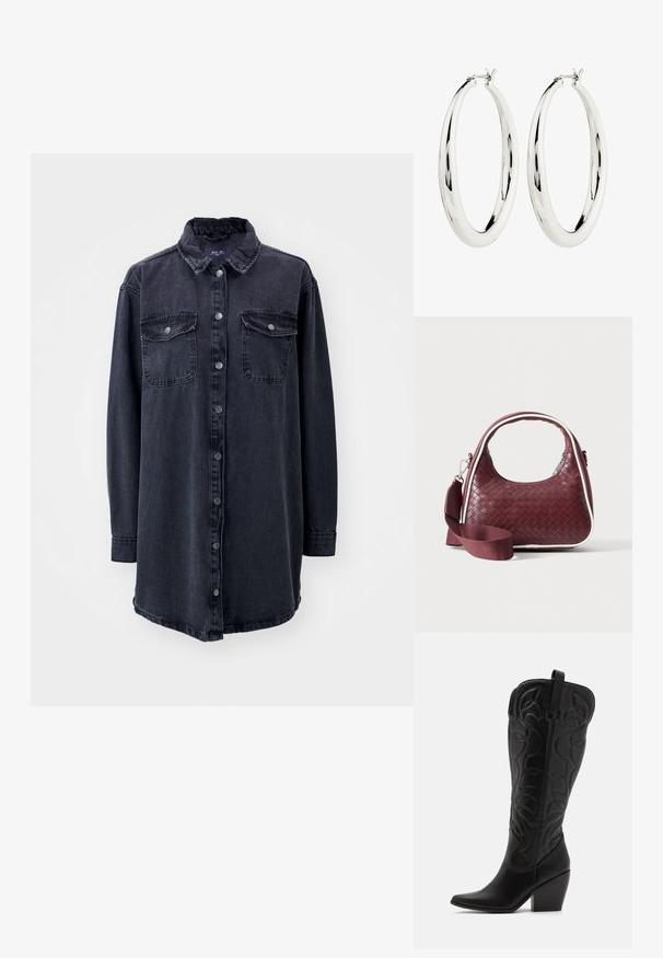 Dunkelblaustes Denim-Hemd mit Kragen, langen Ärmeln, vorderem Knopfverschluss und zwei Brusttaschen. Hat eine leicht lockere Passform und einen abgerundeten Saum.; Schwarze kniehohe Stiefel aus Leder mit spitz zulaufender Zehenpartie und gestapeltem Absatz. Verfügt über dekorative Nähte und geschwungene Designelemente.; Dunkelrote gewebte Ledertasche mit gebogenem Griff, weißem Besatz, silbernem Reißverschluss und abnehmbarem breitem Stoff-Schulterriemen vor einfarbigem Hintergrund.; Silberne Creolen mit einer glatten, reflektierenden Oberfläche. Runde, große Form mit einem sicheren Verschluss an der Oberseite. Polierte Oberfläche betont den Glanz.