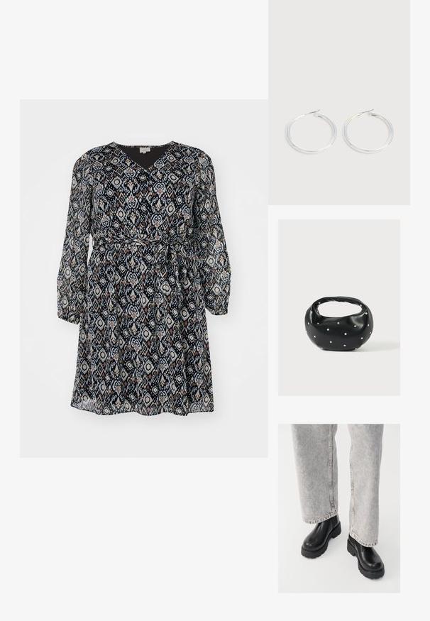 Schwarz-cremefarbenes gemustertes Kleid mit V-Ausschnitt, langen Ärmeln und einem Bindegürtel in der Taille. Leichter, fließender Stoff mit Rautenmotiven.; Vagabond COSMO - Plateaustiefelette - black; Schwarze Lederhandtasche mit abgerundeter Form, verziert mit silbernen Nietenakzenten und kurzem Griff. Glatte Struktur und Reißverschlussverschluss.; Paar glänzende silberne Creolen mit dünnen Drahtverschlüssen, dargestellt vor einem hellgrauen Hintergrund.