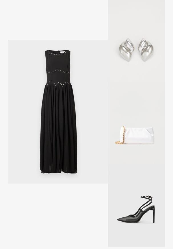Vestido maxi negro con un cuerpo ajustado, escote redondo y falda fruncida, que presenta tachuelas plateadas en un patrón ondulado a lo largo de la cintura.; Zapato de tacón alto negro con punta afilada, combinación de malla y piel brillante, correa en el tobillo con detalle de hebilla, silueta elegante.; Bolso de mano suave blanco con correa de cadena dorada adornada con piedras preciosas transparentes, sobre un fondo liso de color gris claro.; Pendientes de plata con una forma orgánica y abstracta. Superficie lisa y brillante con un diseño cónico. Presentan suaves curvas y un detalle de línea central.