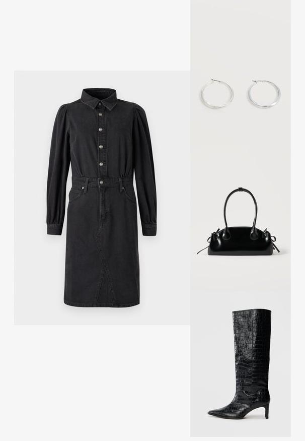 Sort denimkjole med knaplukning foran, spidse krave, elastisk talje, lange pufærmer og to sidelommer.; Sorte knæhøje støvler med en blank, krokodillemønstret tekstur, spids tå og en affaset hæl. Glat syntetisk materiale.; Lille sort blank håndtaske med to lange håndtag og snøre-detaljer i siden på en ensfarvet lys baggrund.; Sølvfarvede metaloorringe med glat, let buet overflade og låsemekanisme på en ensfarvet hvid baggrund.