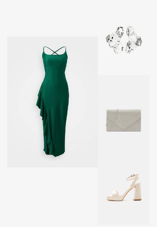 Grünes Satin-Kleid mit Spaghetti-Trägern und einem gekreuzten Rücken, das auf der linken Seite mit einem Rüschendetail und einer enganliegenden Silhouette versehen ist.; Beige Plateau-Sandale mit dickem Blockabsatz, offenem Zehenbereich und Knöchelriemen mit Metall-Schnalle vor weißem Hintergrund.; Metallisch silberne Clutch mit einem Umschlagdesign, verziert mit einem strukturierten Muster und ausgestattet mit einem abnehmbaren Kettenriemen.; Cluster von sechs unregelmäßig geformten, transluzenten und reflektierenden glasähnlichen Stücken, angeordnet auf weißem Hintergrund.