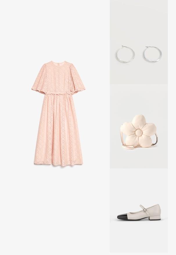 Robe midi en dentelle rose clair avec un motif en diamant, encolure ronde et manches amples à mi-longueur.; Chaussure de style Mary Jane en cuir crème avec un bout en vernis noir. Présente un bout rond, une sangle de cheville avec une boucle carrée et un petit talon carré.; Sac bandoulière en cuir couleur crème en forme de grande fleur à cinq pétales rembourrés, avec une fine sangle réglable.; Boucles d’oreilles créoles en métal argenté avec une surface lisse légèrement incurvée et des fermoirs à clapet sur un fond blanc uni.