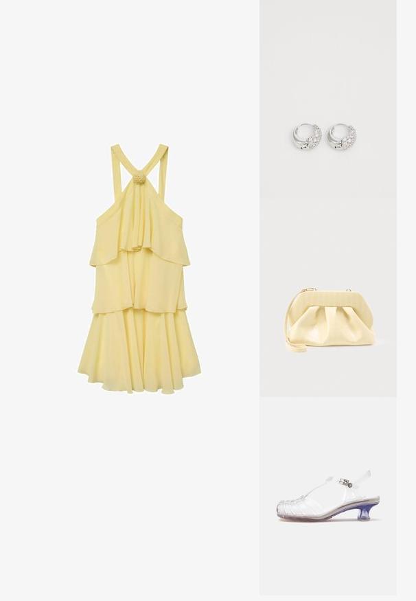 Vestido amarillo de capas con un diseño fluido, que presenta tirantes finos y una parte trasera fruncida. Acentuado con un detalle de flor en los tirantes.; Sandalia de gelatina transparente con pequeño tacón cuadrado morado, correa en el tobillo y hebilla plateada sobre fondo blanco.; Bolso clutch de cuero color crema con un marco superior estructurado y correa de muñeca, mostrado sobre un fondo claro y liso.; Pendientes de aro de plata con una superficie texturizada y un grupo de piedras transparentes en un lado, creando un efecto de brillo sutil.