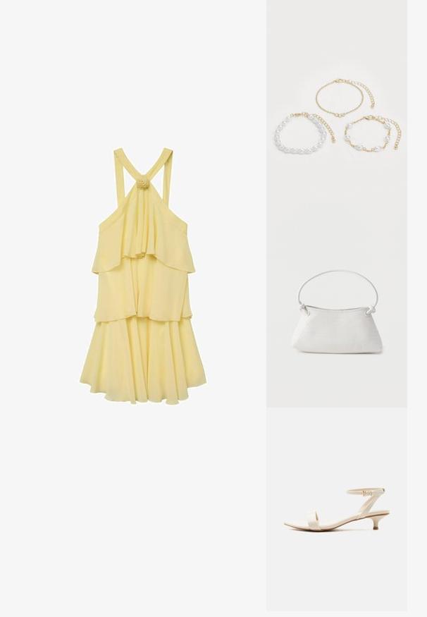 Gul lagdelt kjole med et flydende design, der har spaghetti stropper og en rynket ryg. Pyntet med en blomsterdetalje ved stropperne.; Beige sandal med lav hæl, enkelt tårem og justerbar ankelrem med lille guldbøjle, på hvid baggrund.; Hvid fletlæderhåndtaske med afrundet håndtag og ender på remmen, der er knyttet, vist mod en ensfarvet baggrund.; Tre armbånd: et med hvide perler, et guld kæde med krystal detaljer, og et med blandede guld og perle forbindelser. Guldtonerne dominerer.