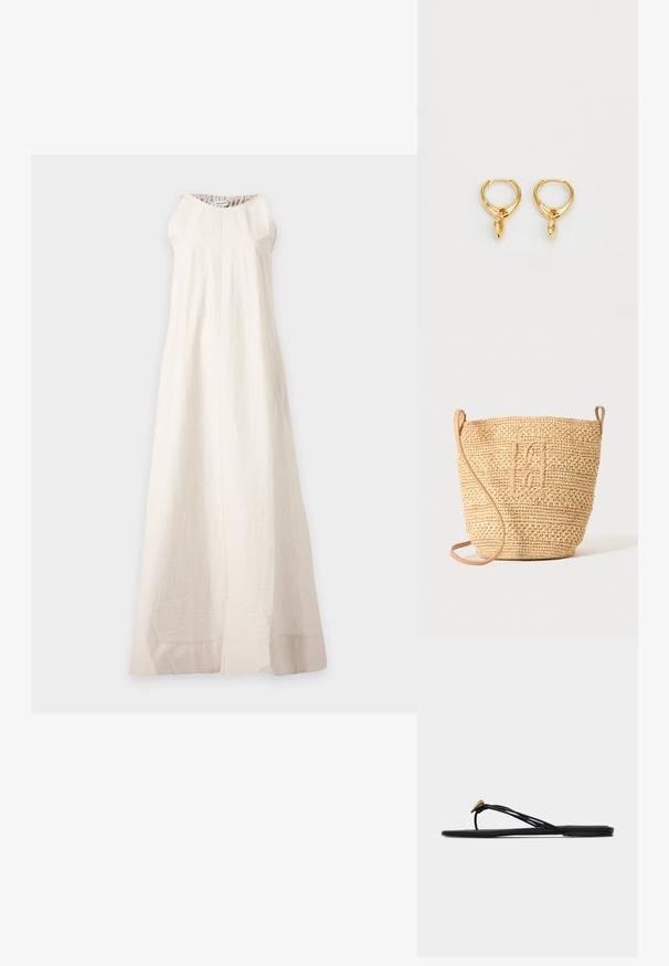 Longue robe blanche sans manches avec un col rond et une texture subtile, suspendue sur un fond gris clair.; Sandale plate noire en forme de tongs avec plusieurs fines lanières et une petite déco dorée en forme de larme sur la lanière avant.; Sac seau en paille tressée avec motif texturé et bandoulière en cuir, présenté debout sur un fond clair uni.; Boucles d'oreilles en or avec une finition métallique lisse, ornées d'un charme en forme de goutte suspendu à chaque anneau. Design simple avec une texture brillante.
