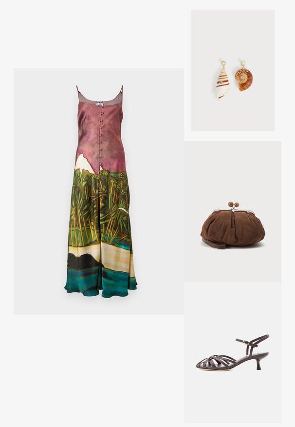 Robe longue en satin avec bretelles fines ; imprimé paysager artistique en rose, vert et bleu ; dotée d'une fermeture à boutons sur le devant et d'une silhouette fluide.; Sandale à talon kitten en cuir marron foncé avec lanières et bride de cheville réglable à boucle sur fond blanc.; Petit sac poignet en daim marron doux avec cadre en métal argenté et boules rondes marron de fermeture sur fond clair uni.; Boucles d'oreilles asymétriques avec pendentifs en coquillages, clous dorés avec dessus en perle et petites pierres précieuses transparentes incrustées sur chaque coquillage.