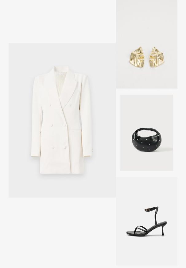 Good American LUXE SUITING EXEC DRESS - Cocktail φόρεμα / Φόρεμα για πάρτι - cloud white; Μαύρες ψηλές σандάλες με στενή σχεδίαση λουριού, λεία υφή, αγκράφα στον αστράγαλο και μυτερή μύτη. Ρυθμιζόμενο λουρί αστραγάλου.; Μαύρη δερμάτινη τσάντα χειρός με στρογγυλεμένο σχήμα, διακοσμημένη με ασημένιες λεπτομέρειες με καρφιά και κοντή λαβή. Λείο υλικό και κλείσιμο με φερμουάρ.; Χρυσά μεταλλικά σκουλαρίκια με κυματιστό σχέδιο; λεία, ανακλαστική επιφάνεια; ασύμμετρο σχήμα; χωρίς ορατά μοτίβα ή μηχανισμούς.