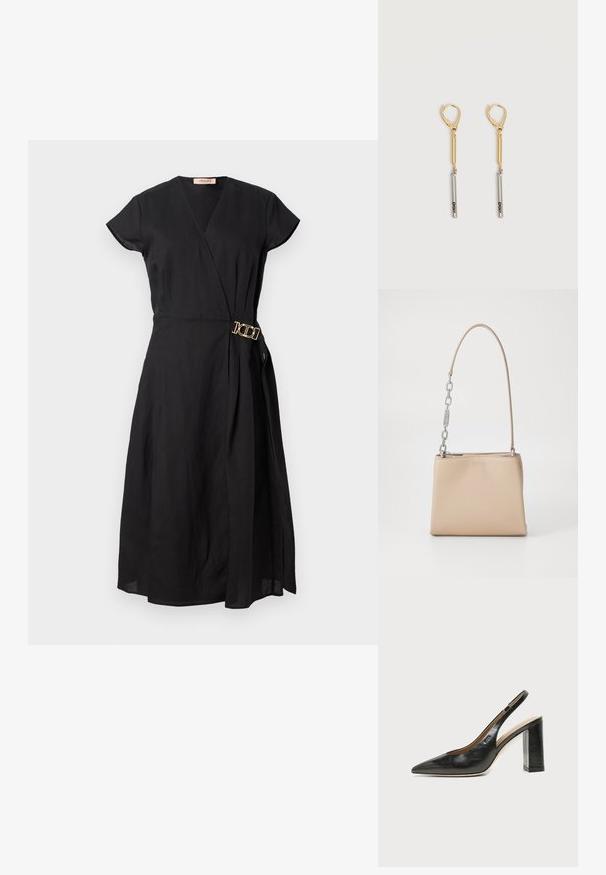 Schwarzes Wickelkleid mit kurzen Ärmeln, das mit einer goldenen Schnalle an der Taille versehen ist, aus leichtem Stoff mit einer glatten Textur.; Schwarzer Leder-Slingback-Schuh mit spitzer Kappe, hohem Blockabsatz und beigegefüttertem Innenraum vor hellem, einfarbigem Hintergrund.; Beige Lederhandtasche mit glatter Textur, ausgestattet mit einem silbernen Kettenakzent am Griff und einem Reißverschluss. "HUGO" ist auf der Vorderseite geprägt.; Gold- und Silber-Tropfenohrringe mit Klappverschluss, bestehend aus einer Goldstange, die mit einer Silberstange verbunden ist, auf der "DKNY" eingraviert ist, vor weißem Hintergrund.