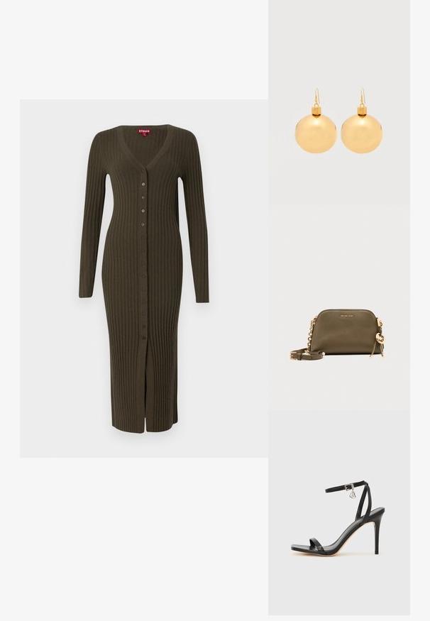 Lange, khaki geribde cardigan met een V-hals en lange mouwen, voorzien van bruine knopen die langs de voorkant lopen en een split aan de onderkant.; Zwarte sandaal met hoge hak, smalle enkelband, vierkante neus, soepel leermateriaal en metalen gespsluiting.; Olivengroene leren Michael Kors crossbodytas met gouden kettingriem, gouden logohanger en kleine reliëfmerknaam aan de voorkant.; Een paar glanzende gouden kerstbal-oorbellen met haaksluitingen op een effen witte achtergrond.