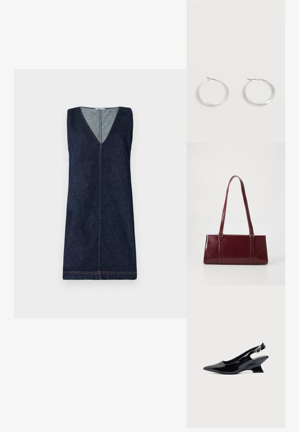 Vestido sin mangas de mezclilla, azul oscuro, escote en V, cierre frontal con cremallera, detalles de costura mínimos, silueta recta, textura suave.; Zapato slingback de cuero charol negro con puntera puntiaguda y tacón bajo en bloque inclinado sobre fondo claro liso.; Bolso burdeos hecho de material brillante, de forma rectangular, con dos asas para el hombro y sutiles acentos curvados en la parte frontal.; Pendientes de aro de metal plateado con superficie lisa y ligeramente curvada y cierre de tipo mosquetón sobre un fondo blanco liso.