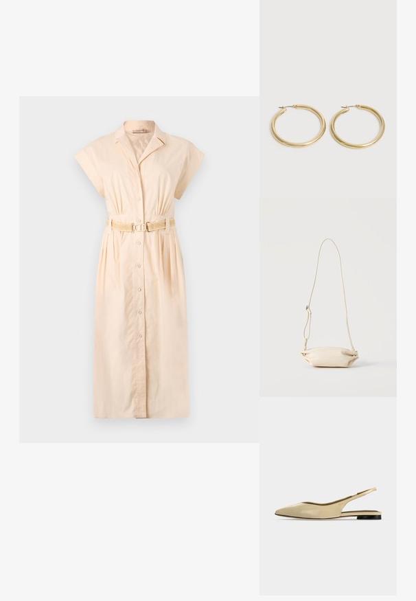 Lys ferskenfarvet skjortekjole lavet af bomuld, med krave, korte ærmer, frontlukning med knapper og et fletbælte i taljen.; Beige spids tå slingback flad sko med lav sort hæl og en glat læderfinish, vist fra siden på en ensfarvet baggrund.; Lille beige læder crossbody taske med justerbar rem, vist mod en ensfarvet lys baggrund.; Par glatte, skinnende gyldne hoops-øreringe med tynde stænger og hængsel-låse på en ensfarvet lys baggrund.