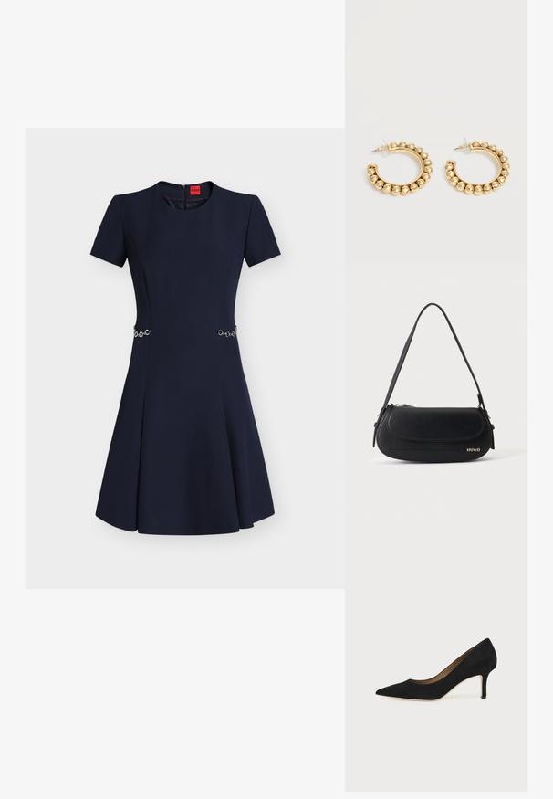 Robe bleu marine à manches courtes avec encolure ronde, taille ajustée mise en valeur par de petits détails de chaînes argentées et jupe évasée.; Escarpin en daim noir à bout pointu avec un talon stiletto fin de hauteur moyenne et un design à coupe basse sur un fond uni.; Sac à épaule en cuir noir avec rabat incurvé, logo doré "HUGO" sur le devant, et une bandoulière réglable.; Paire de boucles d’oreilles créoles dorées avec des détails de perles arrondies le long du bord extérieur sur un fond clair.