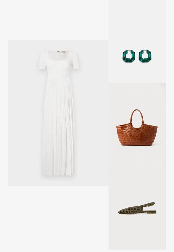 Robe longue blanche côtelée avec un décolleté carré et des manches courtes. Présente des plis verticaux et une fermeture éclair au dos. Texture douce.; Chaussure plate tissée vert olive avec bride arrière, petite boucle dorée et talon carré sur fond blanc.; Sac fourre-tout tissé de couleur marron avec une forme large, des poignées tressées et une surface texturée. Il présente un sommet arrondi et un intérieur ouvert.; Boucles d'oreilles en acrylique vert en forme d'octogone avec des bords façonnés, dotées d'un fermoir métallique pour sécuriser.