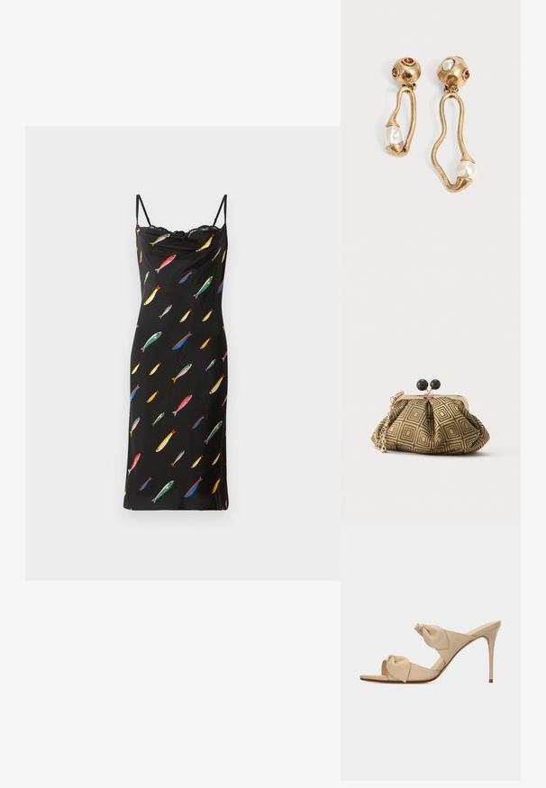 Robe noire sans manches avec un col drapé, fabriquée en tissu lisse. Présente un imprimé de poissons colorés sur l'ensemble et une finition en dentelle au niveau du col.; Mule beige à talon haut ouvert à l'avant avec deux brides nouées torsadées et un talon aiguille fin sur fond blanc.; Petite pochette avec motif géométrique doré et noir, cadre en métal doré, fermeture à boule noire et une courte chaîne dorée.; Boucles d'oreilles en ton doré avec des formes ouvertes irrégulières, chacune ornée d'une perle en bas et de détails en pierres précieuses sur les clous ronds.