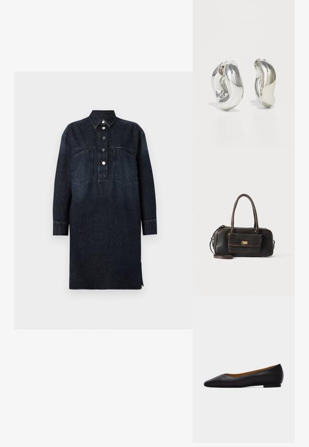 CLOSED DRESS - Teksakleit - dark blue; Mustast nahast terava ninaga madala kontsaga tasasel tallal king, nähtud küljelt helehallil taustal.; Tumepruun nahast käekott kahe sangaga, esitasku kuldse klambriga ja eemaldatava õlarihmaga ühevärvilisel taustal.; Hõbedased skulpturaalsed kõrvarõngad, millel on siledad, kaarekujulised vormid ja peegeldavad pinnad. Omavad suletud rõnga disaini ja eristuvat orgaanilist kuju.