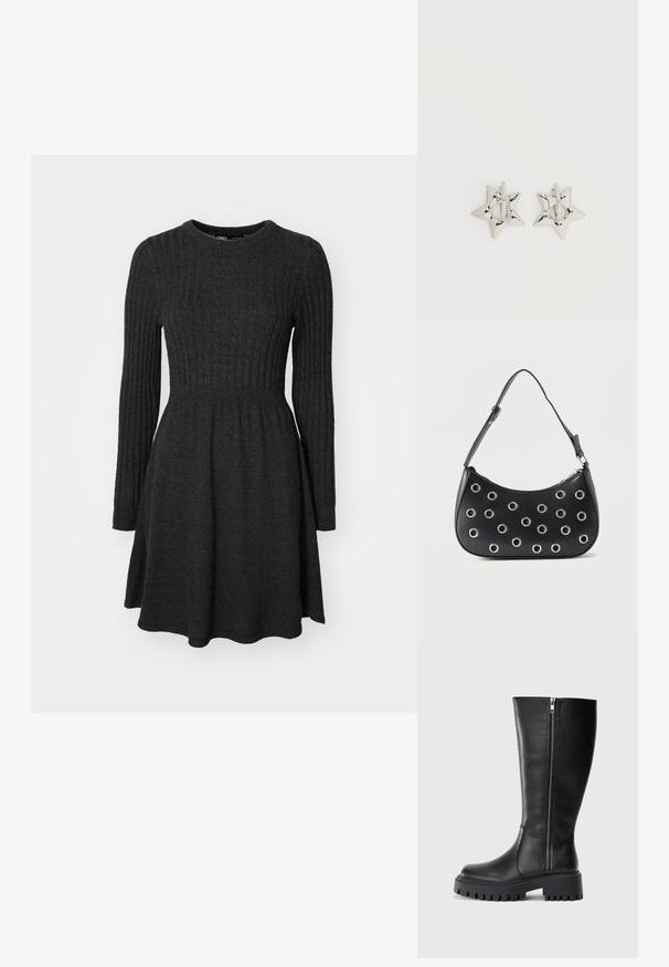 Dunkelgraues geripptes Strickkleid mit langen Ärmeln, rundem Ausschnitt, figurbetontem Oberteil und ausgestelltem Rock. Weicher Stoff, vielseitiges Design.; Schwarze kniehohe Stiefel aus Leder mit einem seitlichen Reißverschluss, strukturiertem Finish, runder Spitze und robuster Gummisohle mit einem segmentierten Profil.; Schwarze Lederschultertasche mit verstellbarem Riemen, ausgestattet mit silbernen Metallösenverzierungen und einem Reißverschluss an der Oberseite.; Silberne, sternförmige Creolen mit einer glatten, polierten Oberfläche auf weißem, schlichtem Hintergrund.