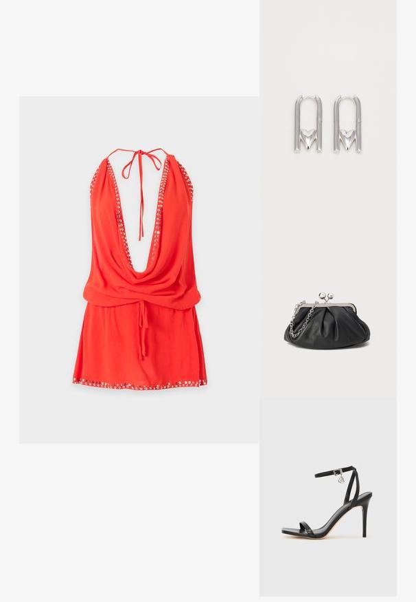 Rotes Neckholder-Minikleid mit tiefem Wasserfallausschnitt, silbernen Nieten entlang der Kanten und Kordelzug in der Taille, abgebildet vor weißem Hintergrund.; Schwarze High-Heel-Sandale mit schmalem Knöchelriemen, quadratischer Zehenbox, glattem Leder und metallischem Schnallenakzent.; Schwarze Leder-Clutch mit geraffter Textur, silberfarbener Metallrahmen, Druckverschluss und Kettenriemen. Glatte, weiche Oberfläche.; Silberne Ohrringe aus Metall in U-Form mit einem Herzakzent an der Basis, glatte Textur und polierte Oberfläche.