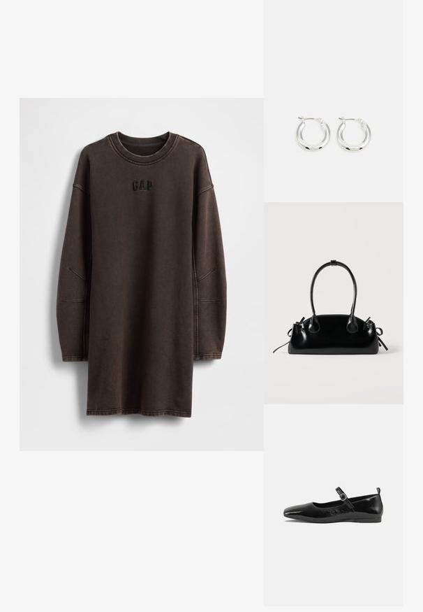Robe sweat-shirt oversize marron en matière douce, avec un col rond et un logo "GAP" brodé sur la poitrine.; Chaussure plate en cuir verni noir avec un bout pointu, une sangle de cheville avec boucles, et une texture lisse et brillante. Talon bas pour le confort.; Petit sac à main noir brillant avec deux longues anses et des détails à cordon sur les côtés sur un fond clair uni.; Boucles d'oreilles en argent avec une finition polie, présentant une forme circulaire et une fermeture à charnière. Texture lisse avec un minimum de détails.